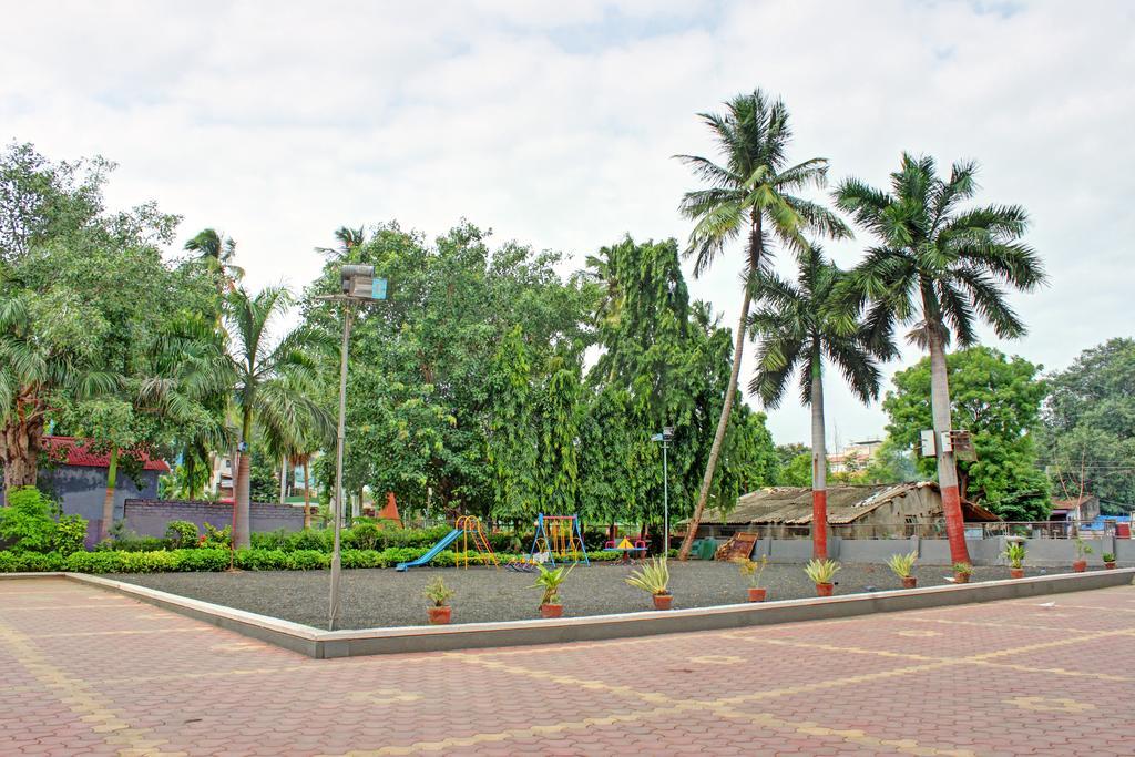 Hotel Corona Bharuch Экстерьер фото