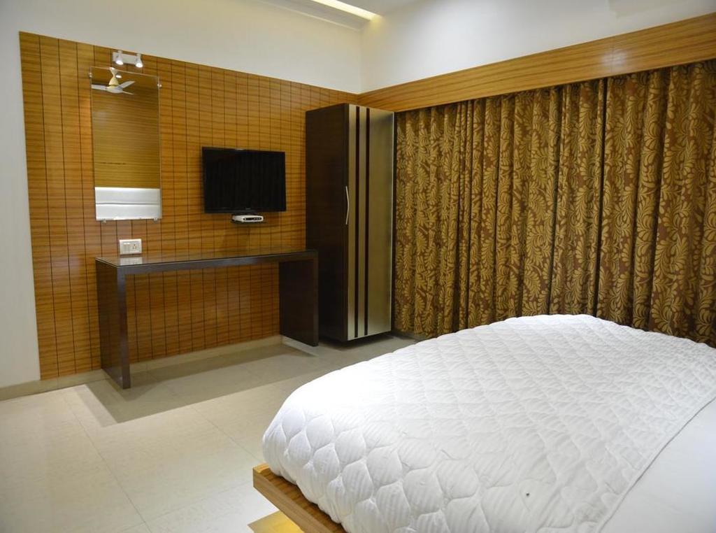 Hotel Corona Bharuch Номер фото
