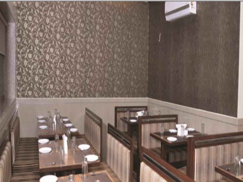 Hotel Corona Bharuch Экстерьер фото