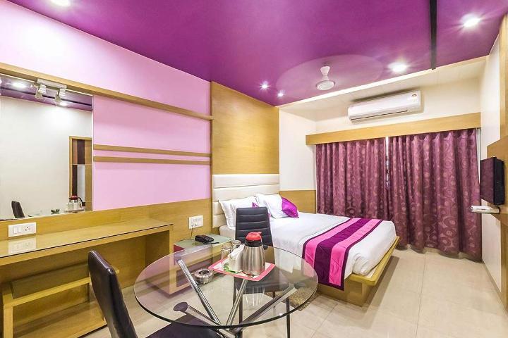 Hotel Corona Bharuch Экстерьер фото