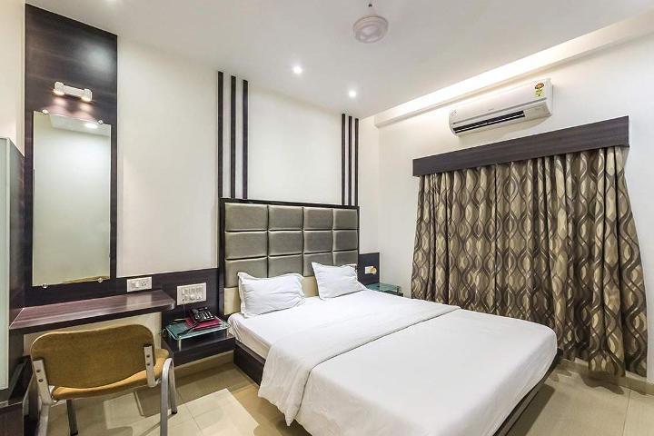 Hotel Corona Bharuch Экстерьер фото